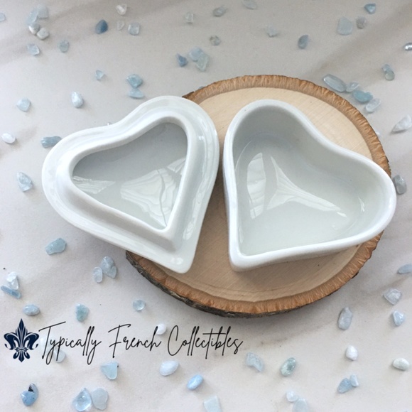 White Flower Heart Shaped Lidded Limoges Trinket Box - Picture 3 of 7